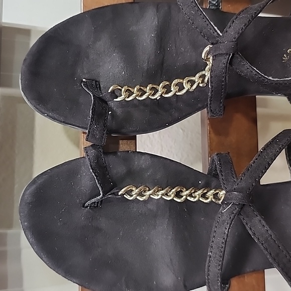 Shoedazzle Black Sandal With Gold Chain Detail 8 - Picture 3 of 7